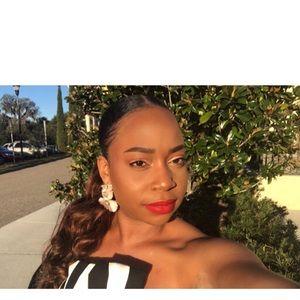 Meet your Posher, Latoya